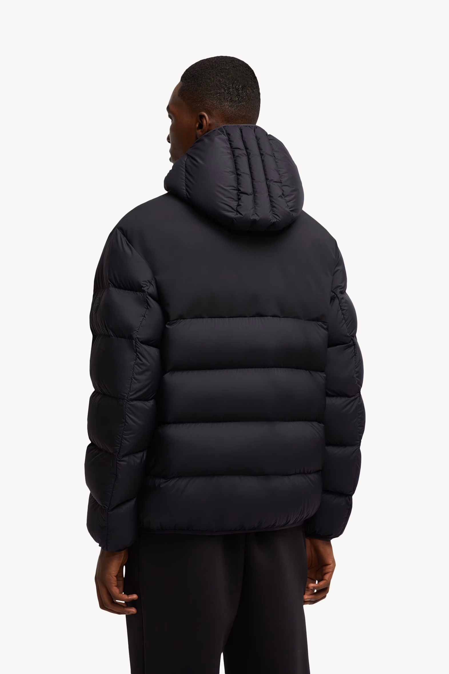 Plumífero corto con capucha Veumont Hombre Negro Moncler 5
